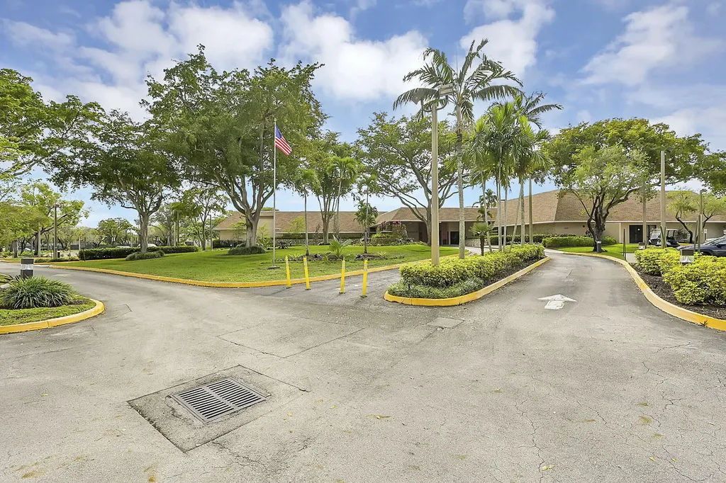 10434 Sunrise Lakes Boulevard Sunrise FL 33322