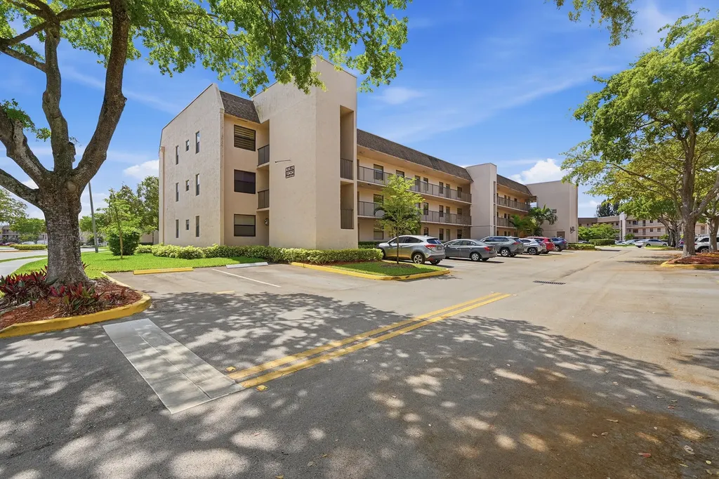 10434 Sunrise Lakes Boulevard Sunrise FL 33322