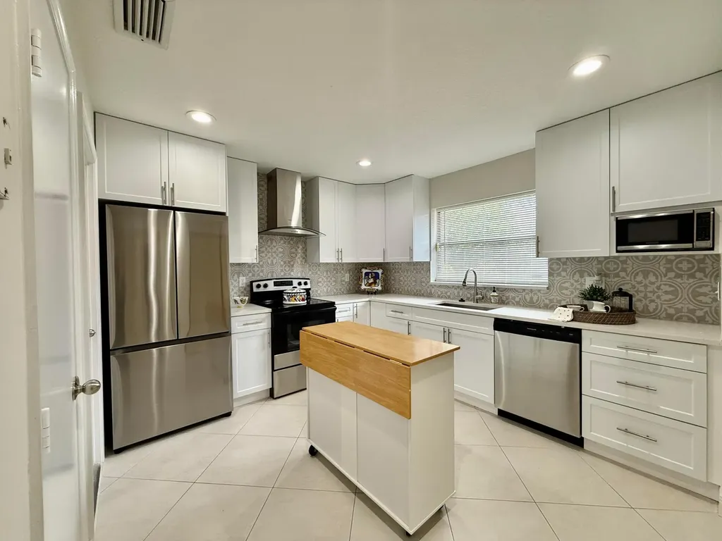 9890 Pecan Tree Drive Boynton Beach FL 33436