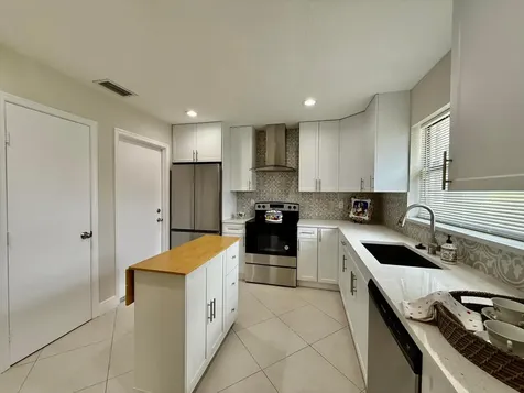 9890 Pecan Tree Drive Boynton Beach FL 33436