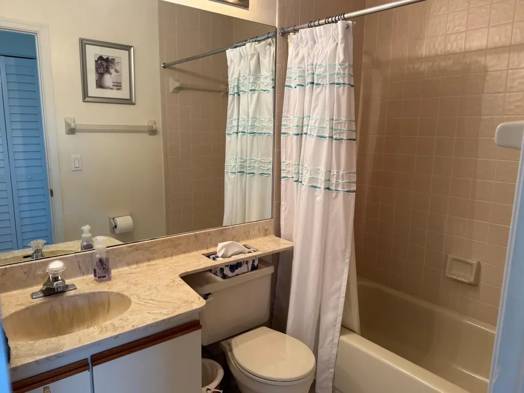 302 Liberty Court Deerfield Beach FL 33442