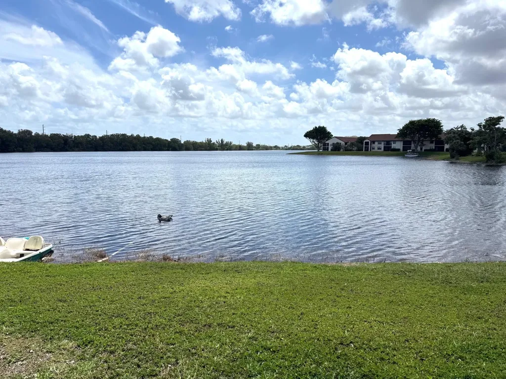 302 Liberty Court Deerfield Beach FL 33442