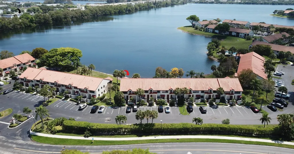 302 Liberty Court Deerfield Beach FL 33442