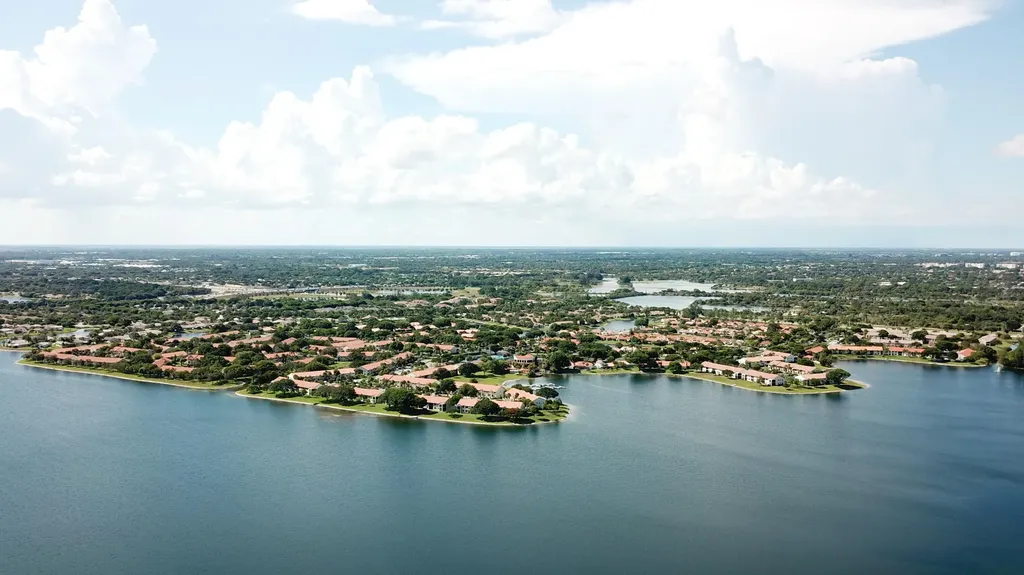 302 Liberty Court Deerfield Beach FL 33442