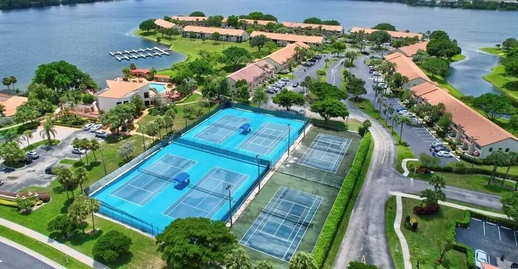 302 Liberty Court Deerfield Beach FL 33442