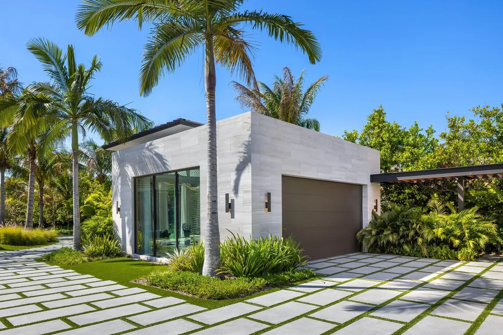 2415 Casas De Marbella Drive Palm Beach Gardens FL 33410