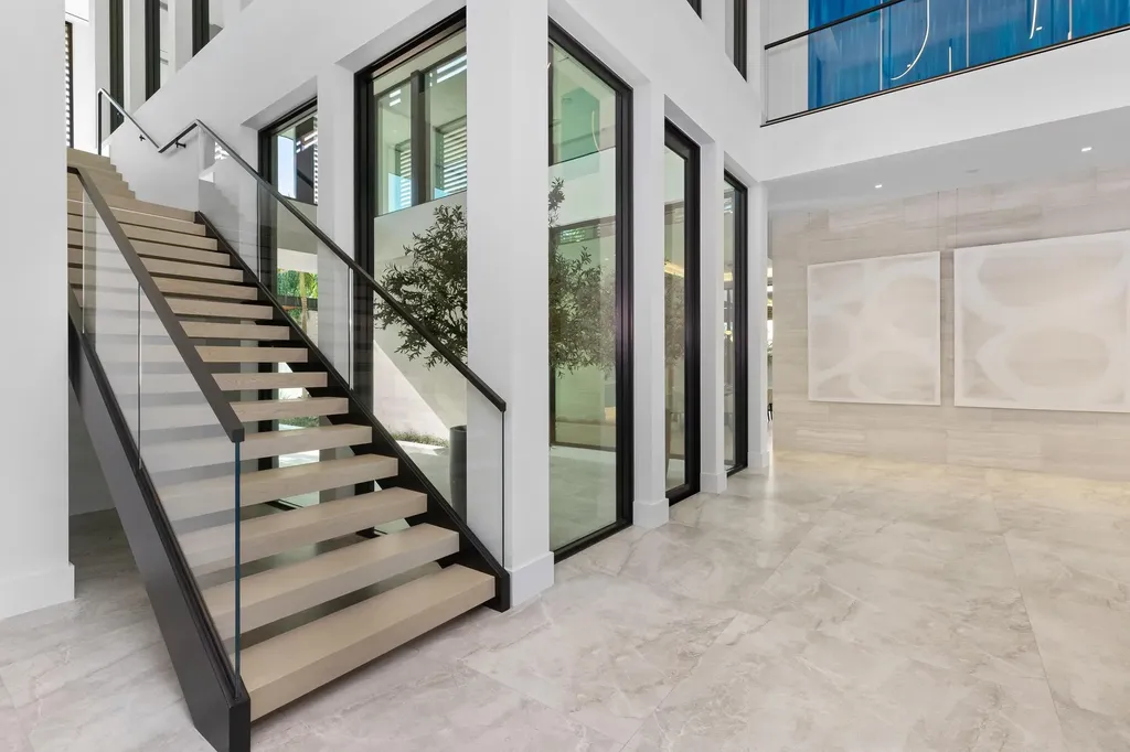 2415 Casas De Marbella Drive Palm Beach Gardens FL 33410
