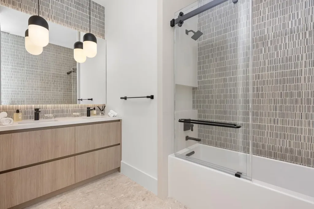 2415 Casas De Marbella Drive Palm Beach Gardens FL 33410