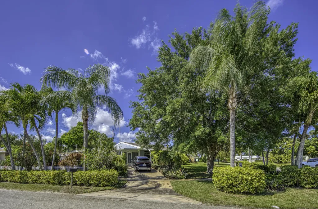 1328 Lake Victoria Drive Lake Worth Beach FL 33461