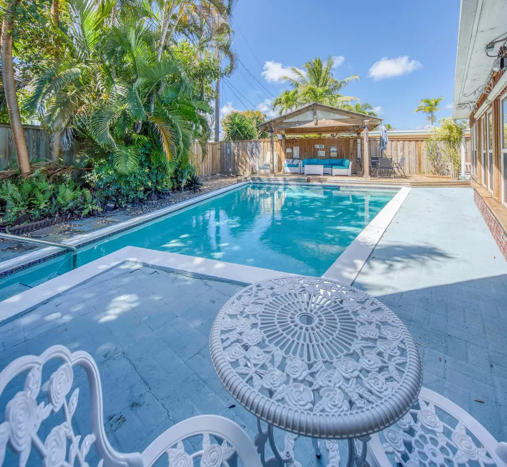 1328 Lake Victoria Drive Lake Worth Beach FL 33461