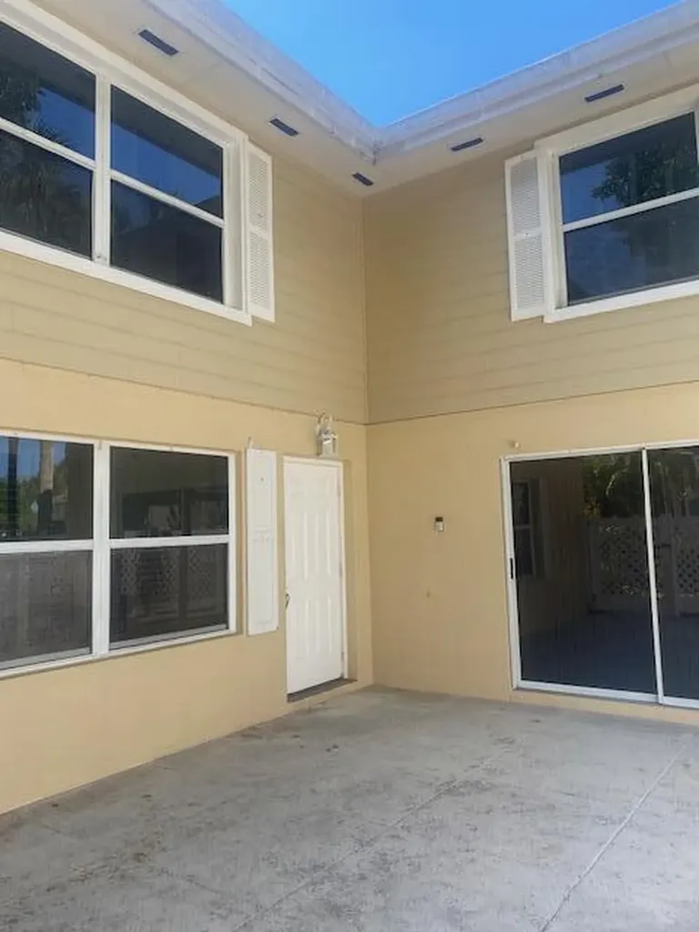 4701 Roxbury Court Boynton Beach FL 33436
