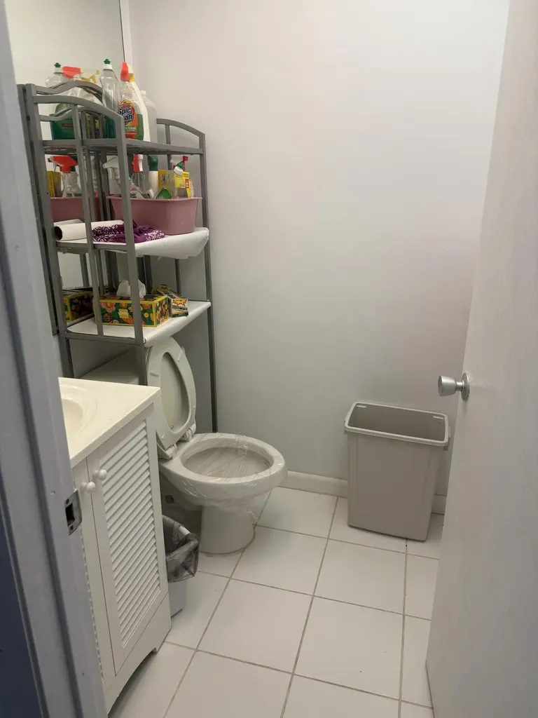 251 Flanders F Delray Beach FL 33484
