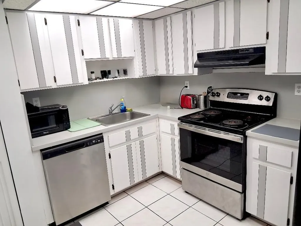 7300 Wayne Avenue Miami Beach FL 33141