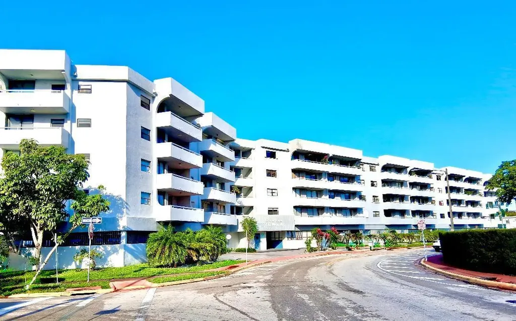 7300 Wayne Avenue Miami Beach FL 33141