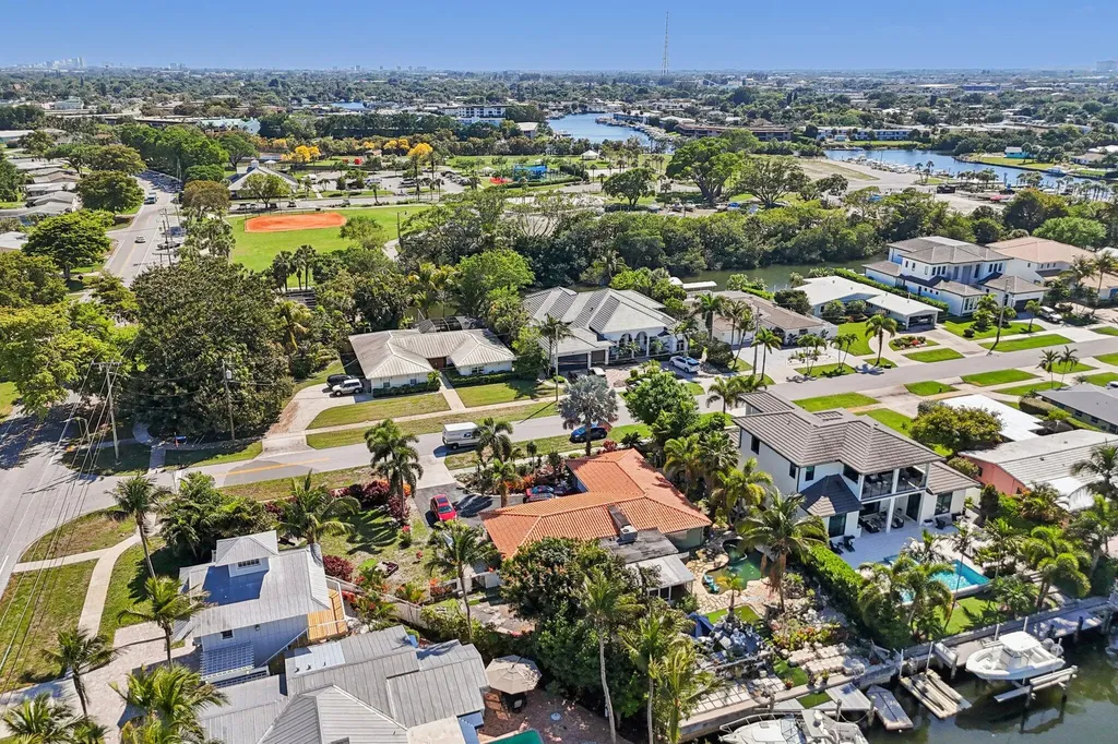 605 Inlet Road North Palm Beach FL 33408