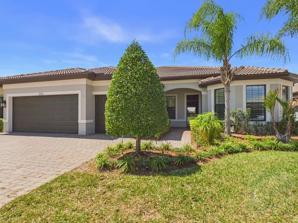 5038 Pendelton Square Vero Beach FL 32967