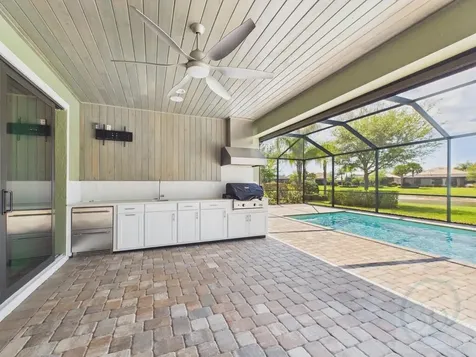 5038 Pendelton Square Vero Beach FL 32967
