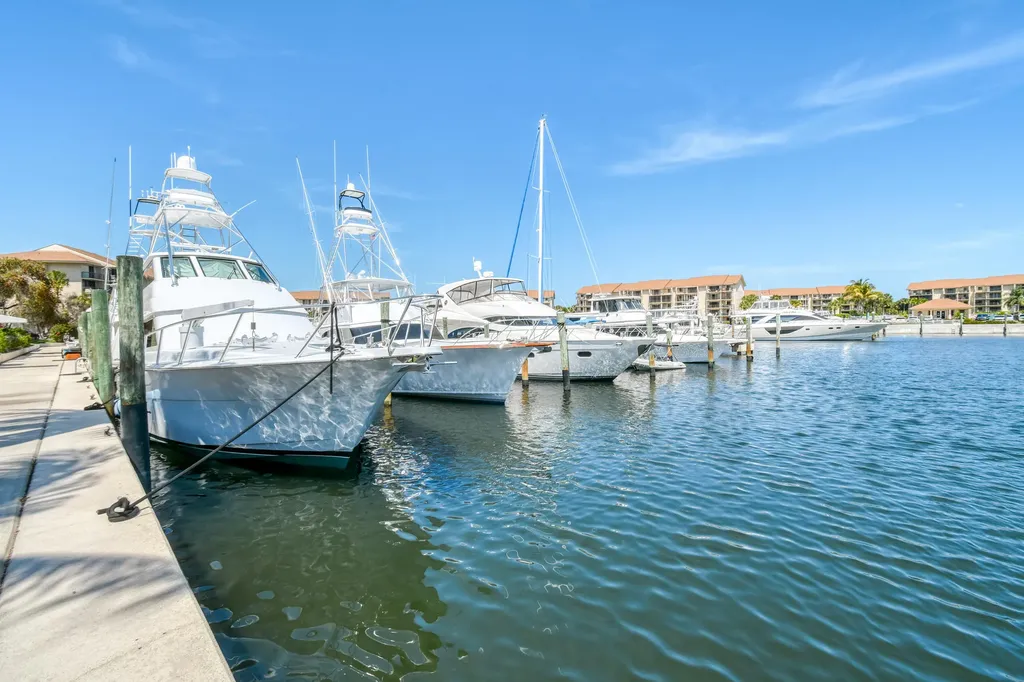2401 Marina Isle Way Jupiter FL 33477