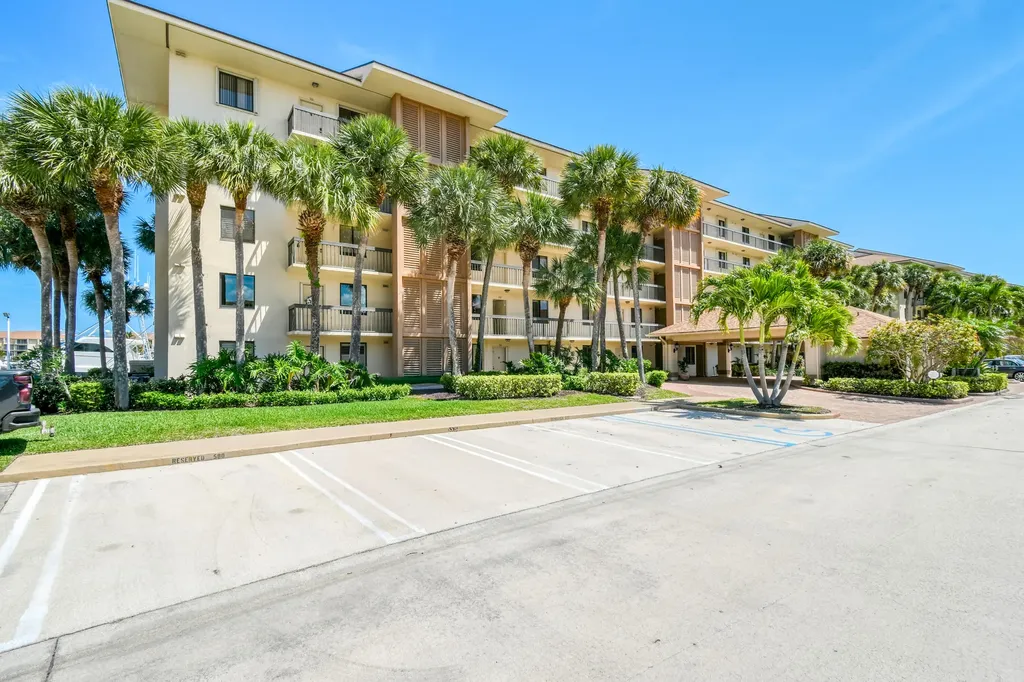 2401 Marina Isle Way Jupiter FL 33477