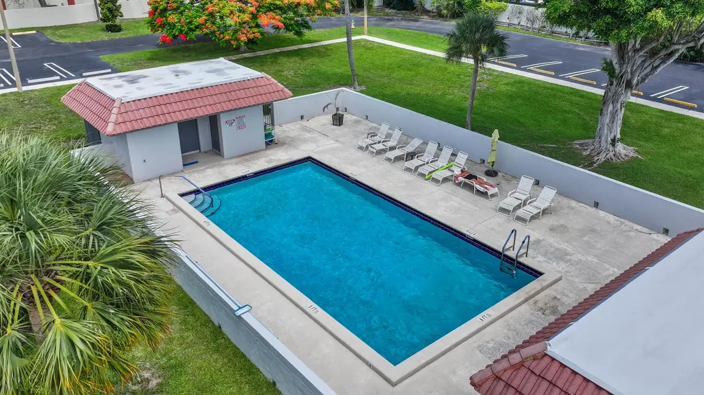3275 Frederick Boulevard Delray Beach FL 33483