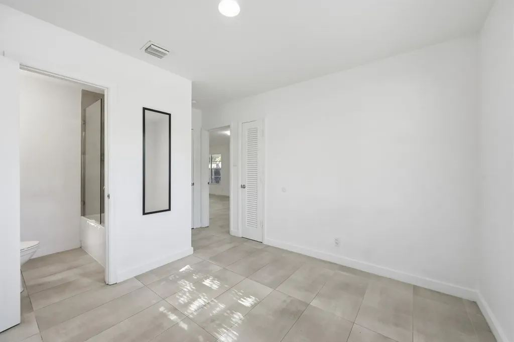 629 NE 36th Street Oakland Park FL 33334