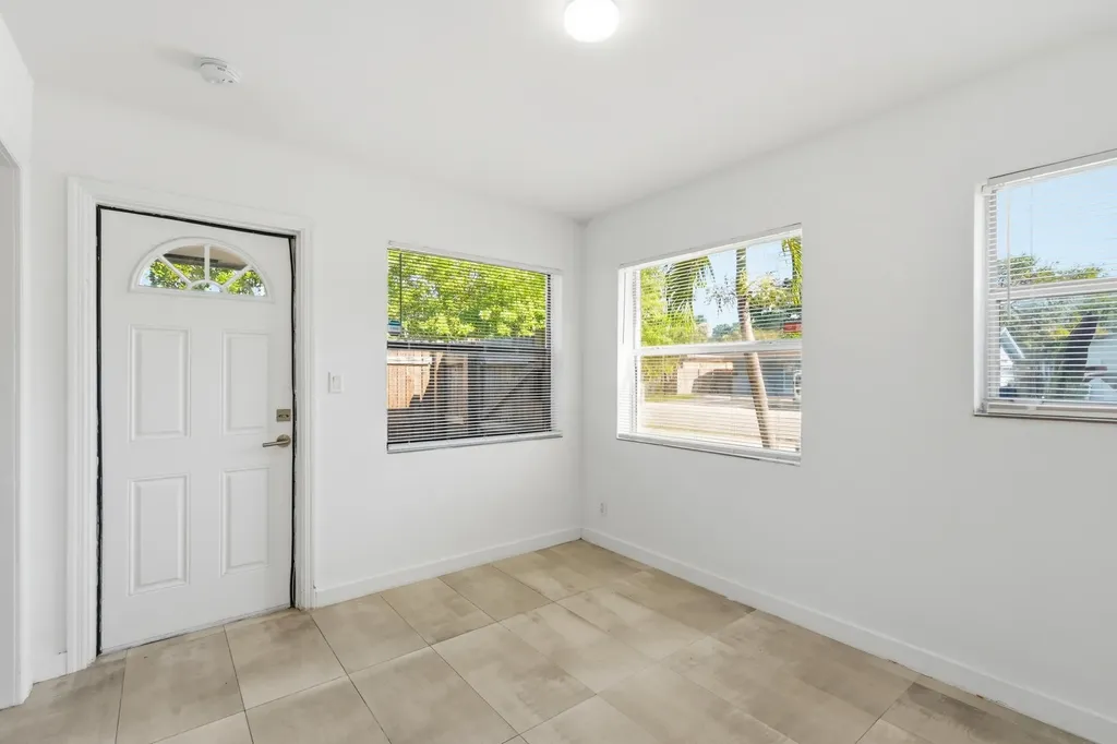629 NE 36th Street Oakland Park FL 33334