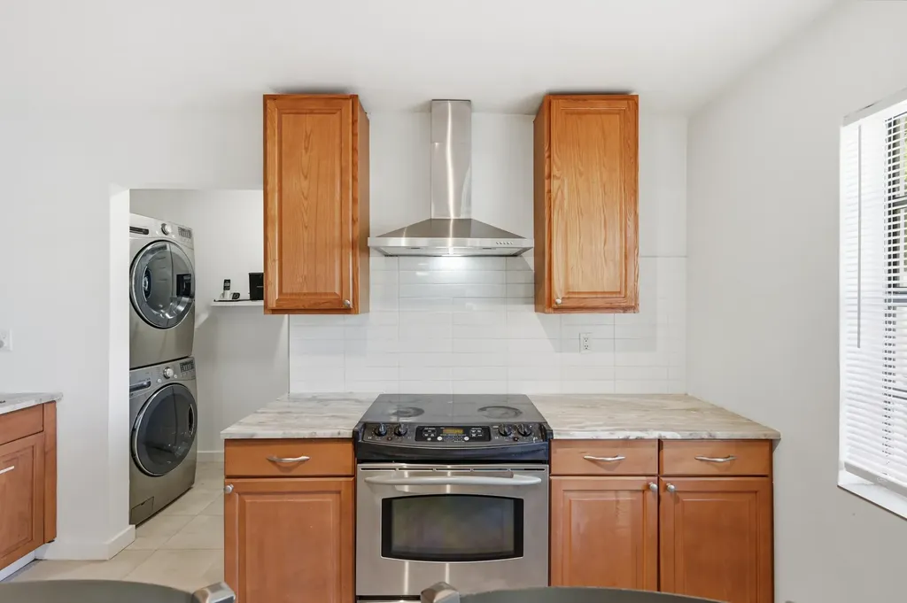 629 NE 36th Street Oakland Park FL 33334