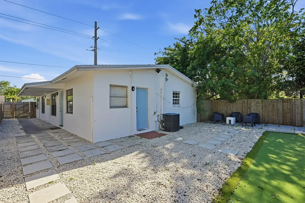 629 NE 36th Street Oakland Park FL 33334
