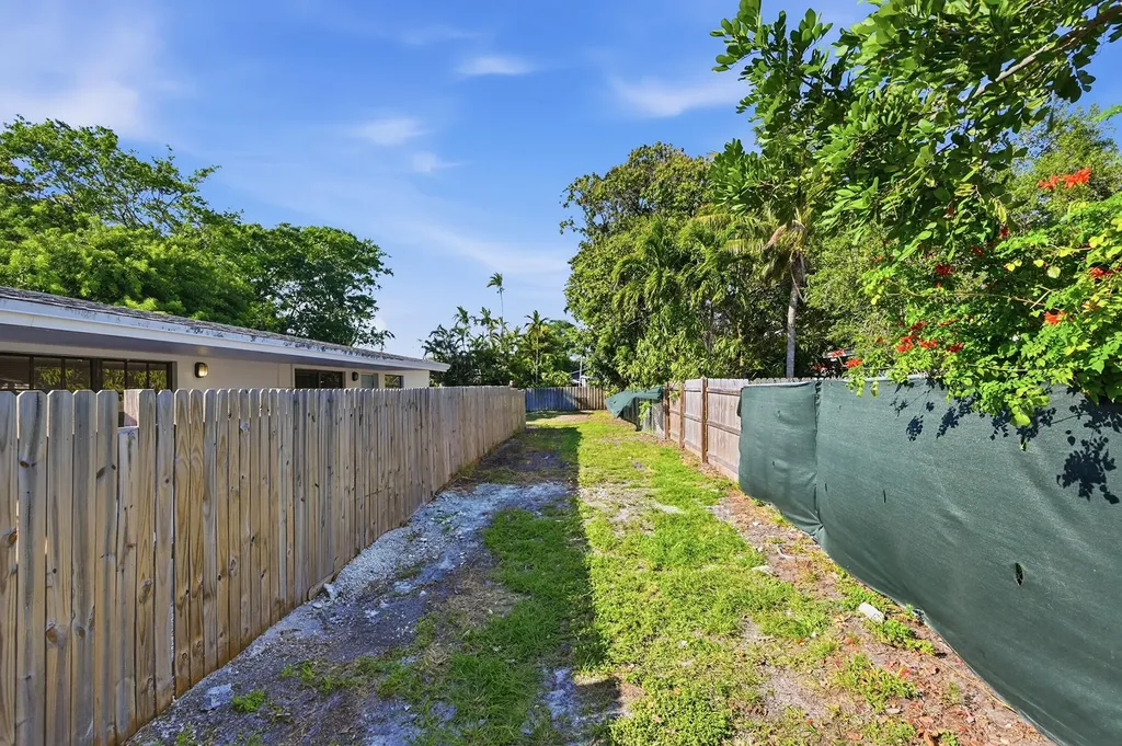 629 NE 36th Street Oakland Park FL 33334