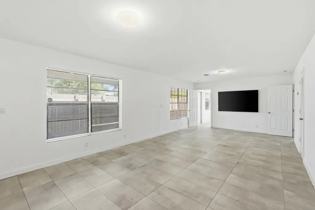 629 NE 36th Street Oakland Park FL 33334