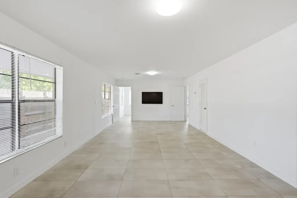 629 NE 36th Street Oakland Park FL 33334