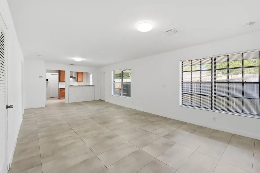 629 NE 36th Street Oakland Park FL 33334