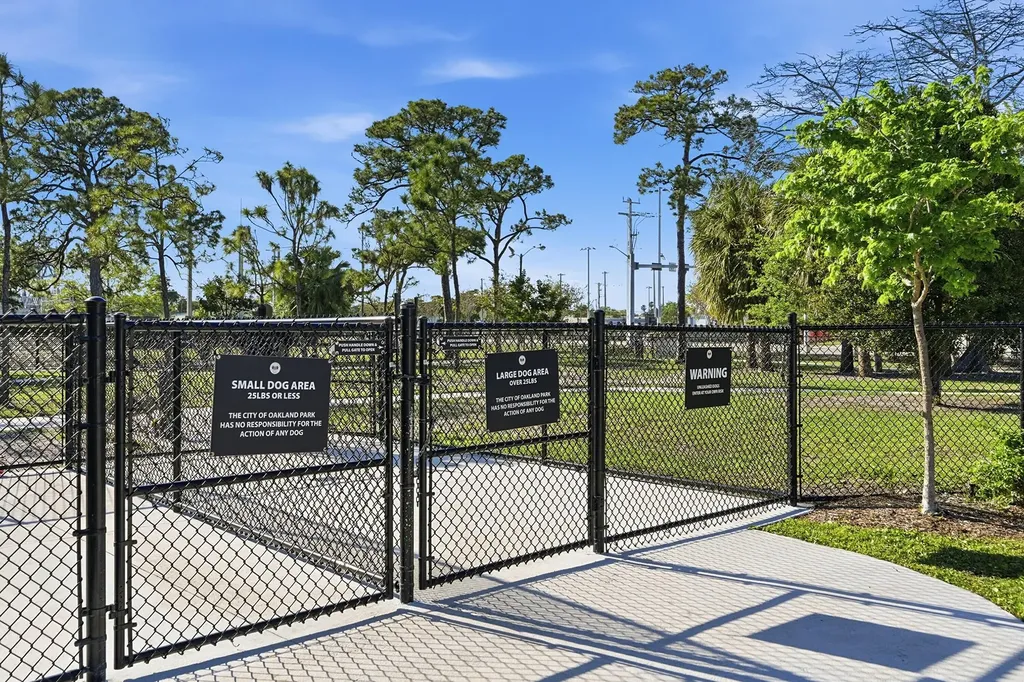 629 NE 36th Street Oakland Park FL 33334