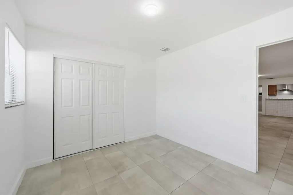 629 NE 36th Street Oakland Park FL 33334