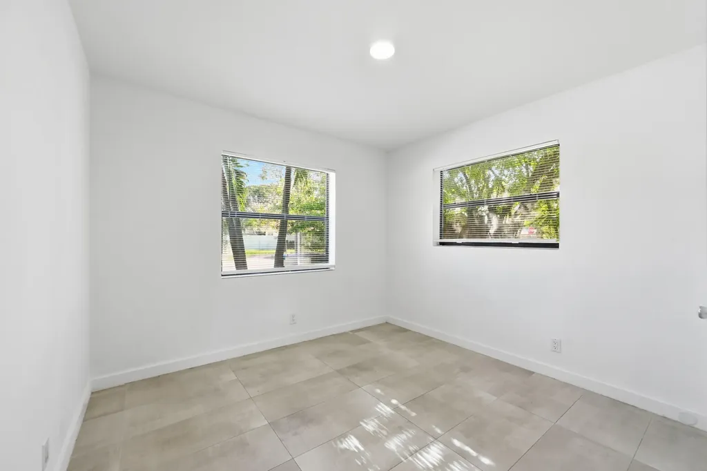 629 NE 36th Street Oakland Park FL 33334