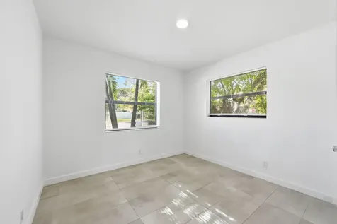 629 NE 36th Street Oakland Park FL 33334