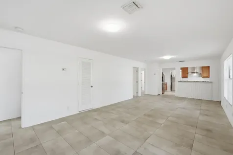 629 NE 36th Street Oakland Park FL 33334