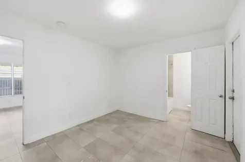 629 NE 36th Street Oakland Park FL 33334