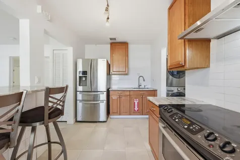 629 NE 36th Street Oakland Park FL 33334