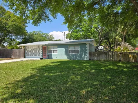 330 Barraclough Street Fort Pierce FL 34982