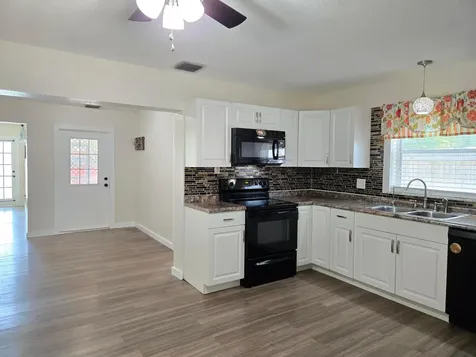 330 Barraclough Street Fort Pierce FL 34982