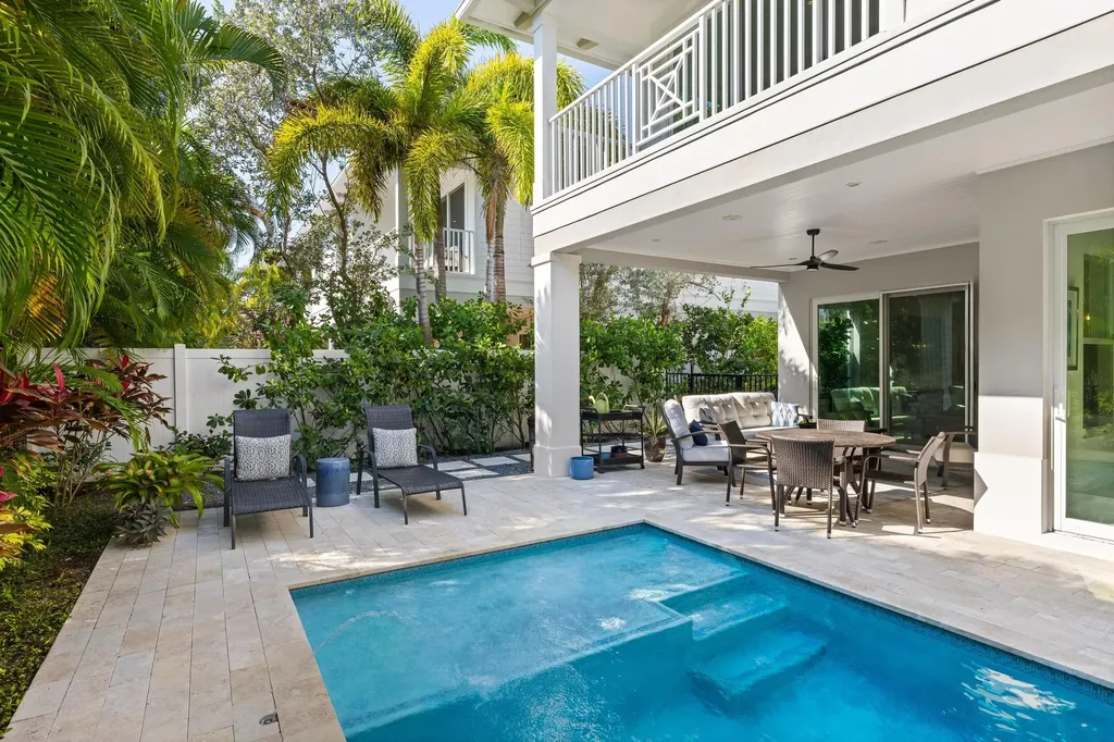 444 NE Wavecrest Way Boca Raton FL 33432