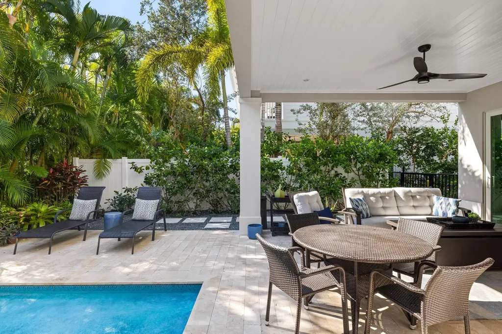 444 NE Wavecrest Way Boca Raton FL 33432