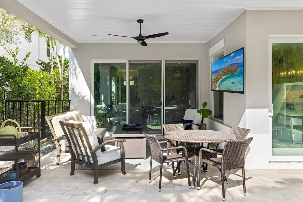444 NE Wavecrest Way Boca Raton FL 33432