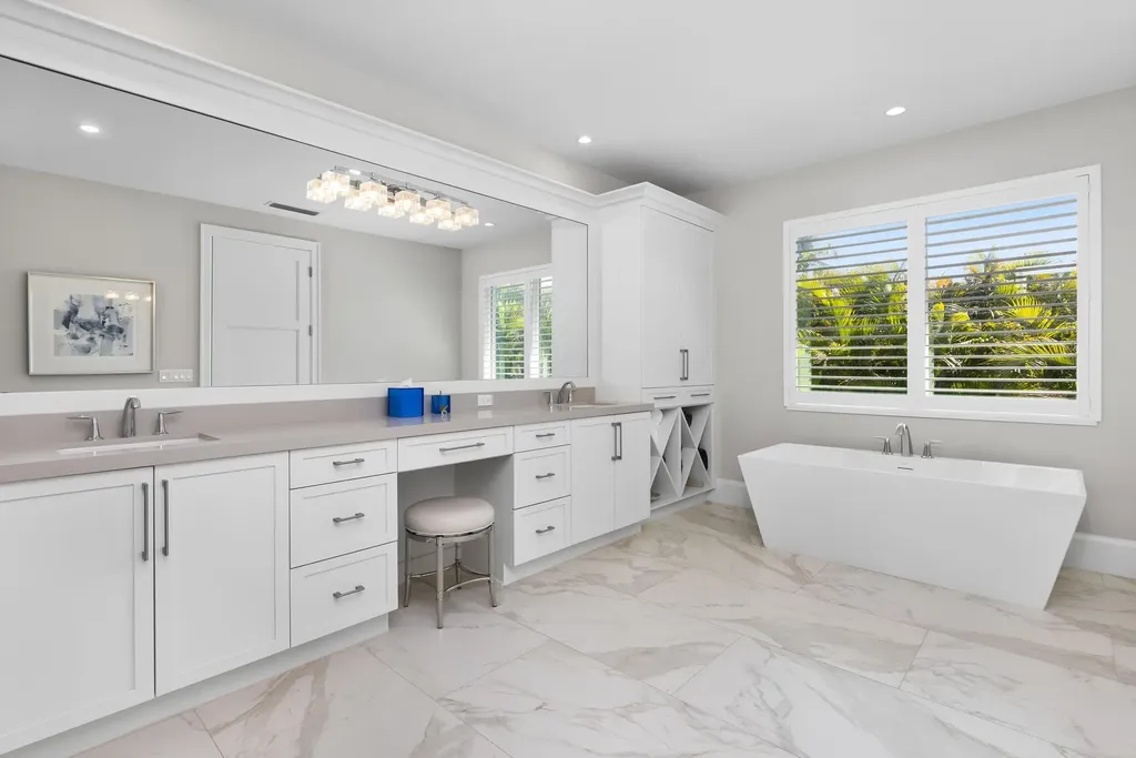 444 NE Wavecrest Way Boca Raton FL 33432
