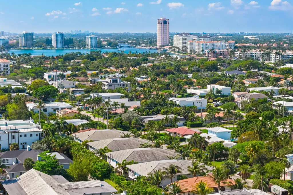 444 NE Wavecrest Way Boca Raton FL 33432