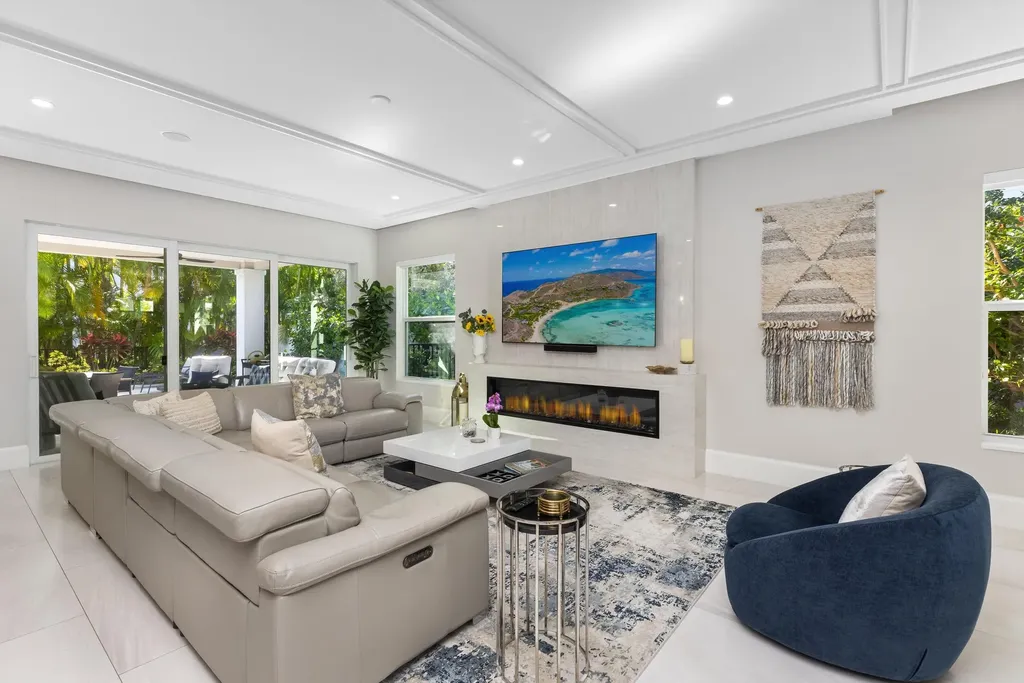 444 NE Wavecrest Way Boca Raton FL 33432