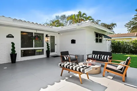 698 W Camino Boca Raton FL 33486