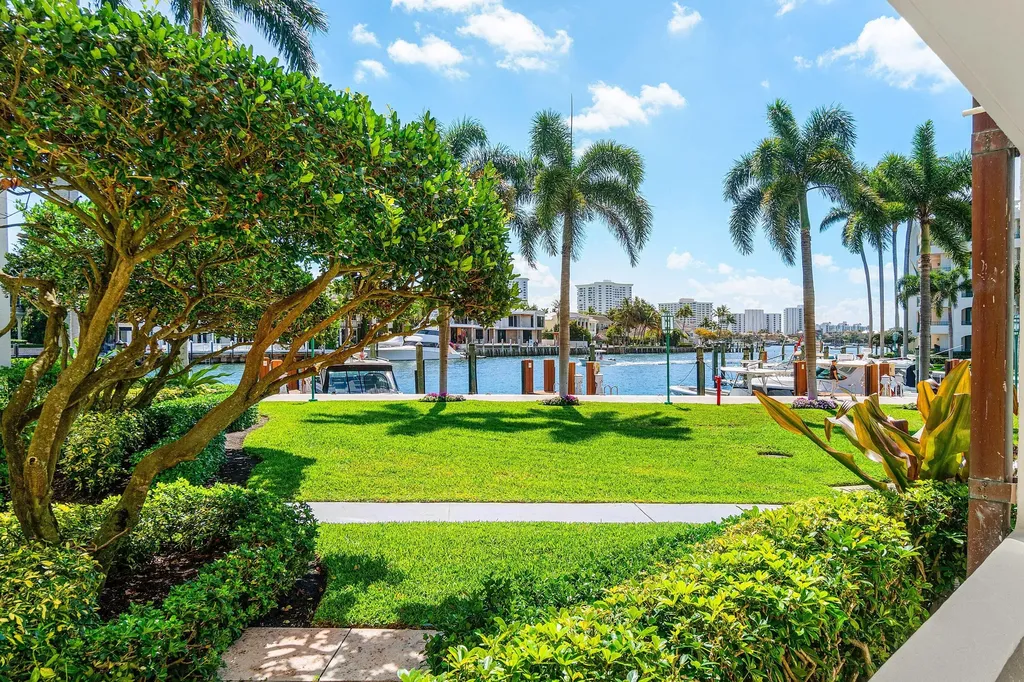 100 SE 5th Avenue Boca Raton FL 33432
