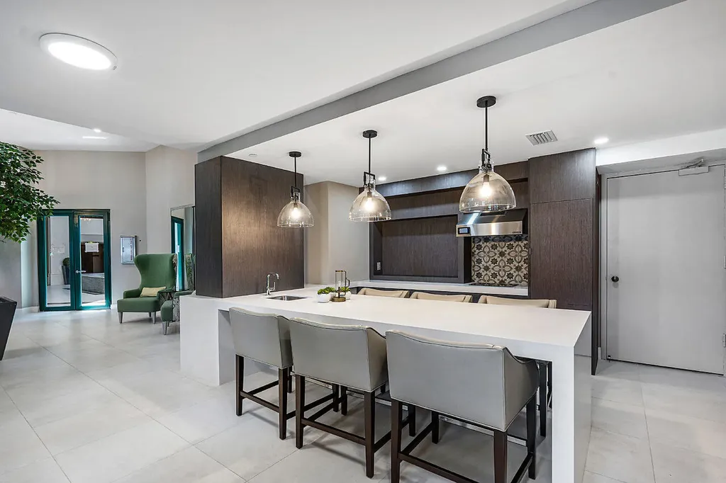 100 SE 5th Avenue Boca Raton FL 33432